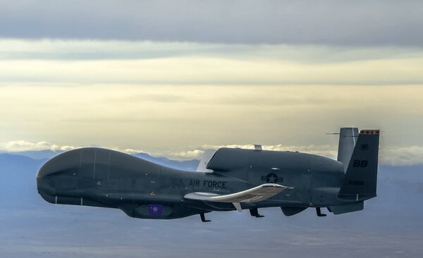 چگونه پهپادها مکالمات را از صدها کیلومتر دورتر شنود میکنند؟ چگونه پهپادها مکالمات را از صدها کیلومتر دورتر شنود میکنند؟